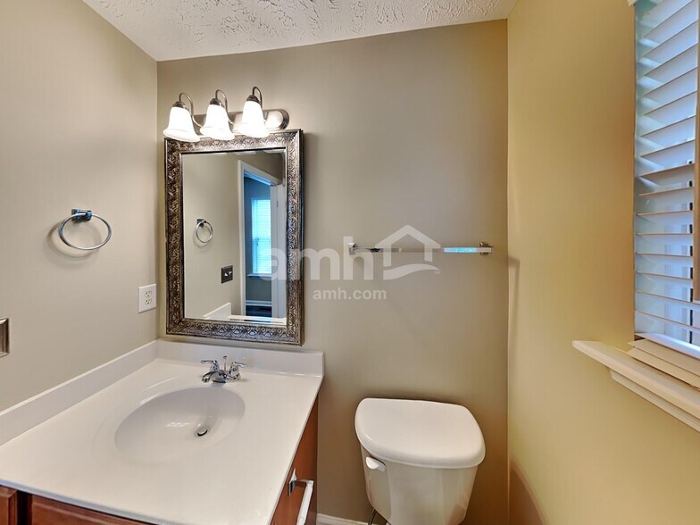 Building Photo - 112 Tulip Grove Point