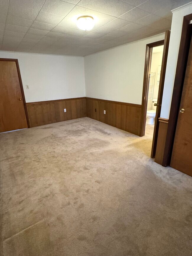 Building Photo - 15 W Worley Ave