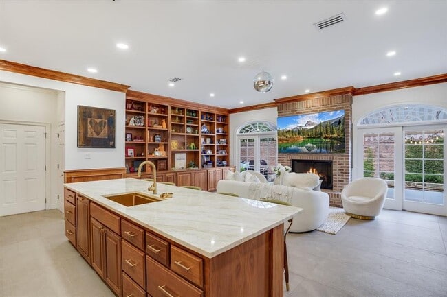 Building Photo - 3705 Gilbert St