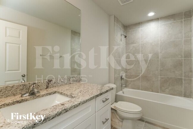 Building Photo - 817 Acton Ave