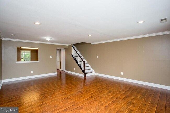 Building Photo - 17 Taylors Way