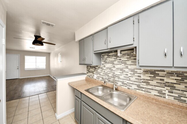 Building Photo - 1320 Griffin St