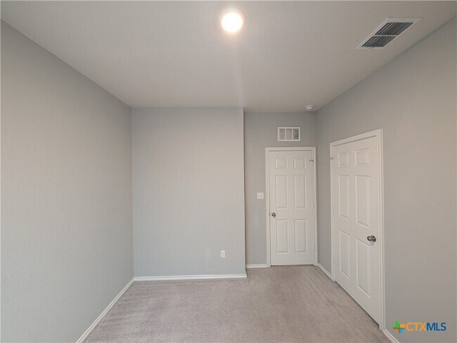 Building Photo - 755 Steeplebush