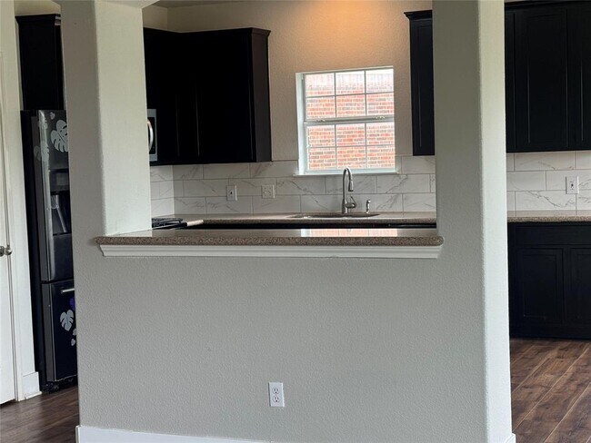 Building Photo - 1800 Rachel Ln