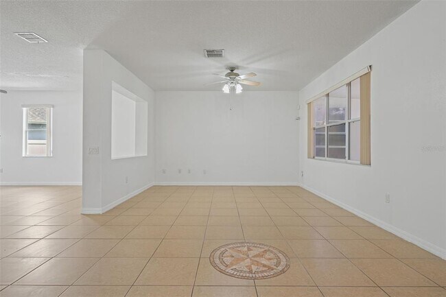 Building Photo - 2830 Paynes Prairie Cir