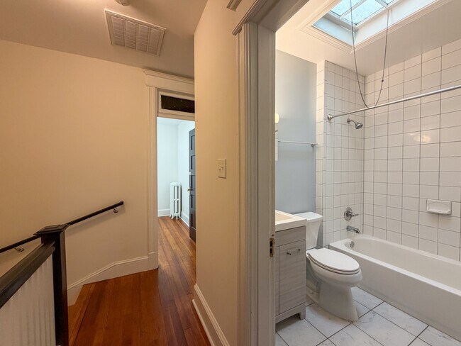 Building Photo - 1226 Jefferson St NW