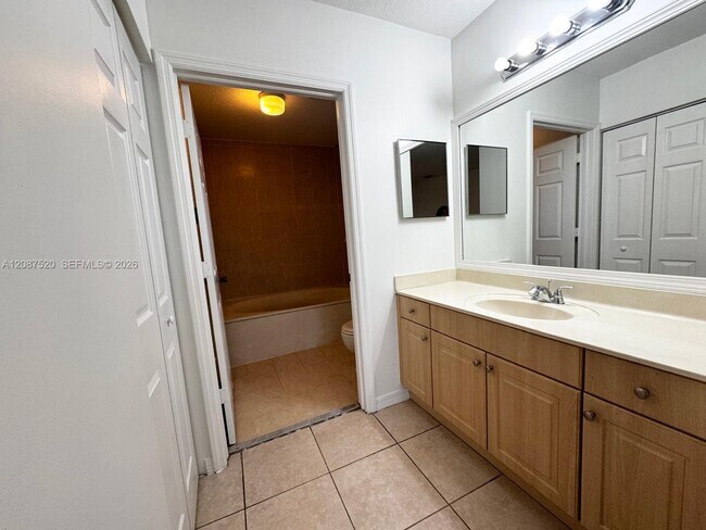 Building Photo - 6676 SW 115th Ct