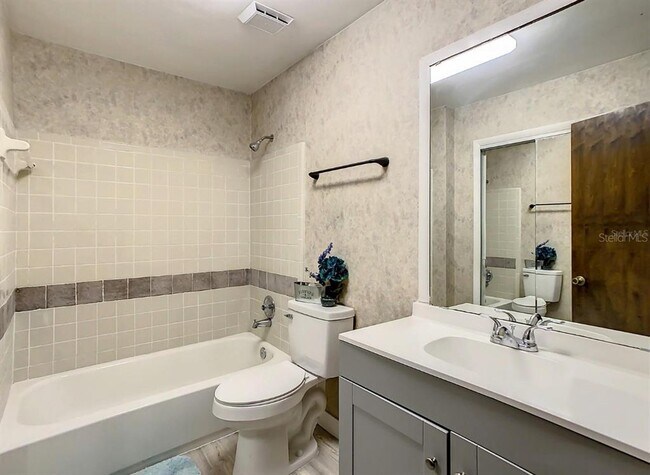 Building Photo - 5329 Blue Grass St