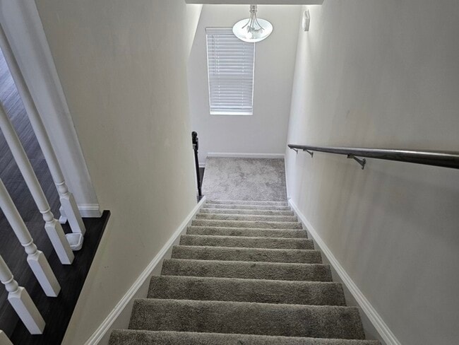Building Photo - 858 Finley Dr