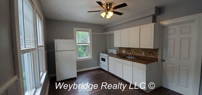 Building Photo - Spacious 3+ Bedroom Home in East Price Hill – Finished Basement & Large Backyard!