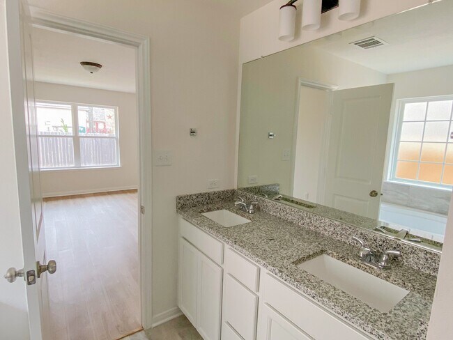 Building Photo - 13409 W Summerchase Cir