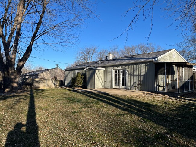 Building Photo - Nice 3 Bedroom House!