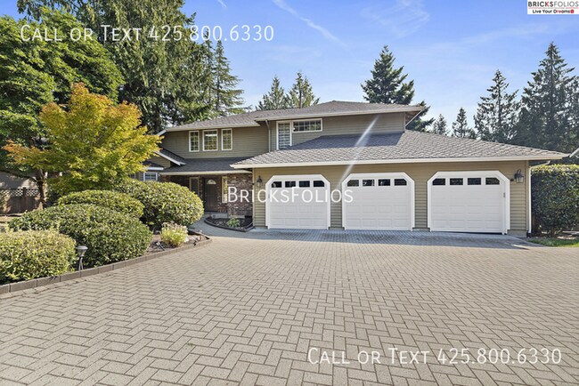 Building Photo - Luxurious 5-bedroom home in Sammamish with...