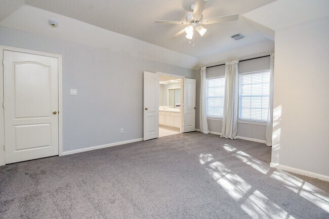 Building Photo - 2810 Grassy Knoll Ct