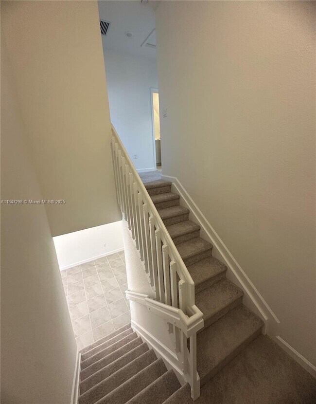 Building Photo - 2627 SE 28 Street