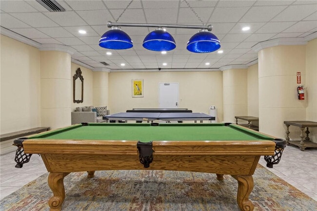 Building Photo - 3725 S Ocean Dr