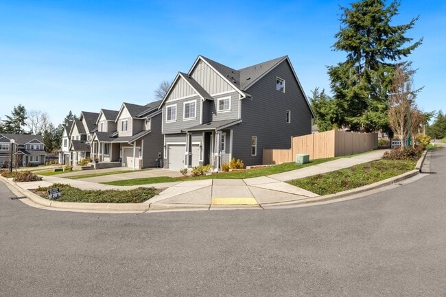 Building Photo - 4Bd/3.5Ba Covington House
