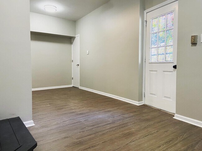 Building Photo - 1124 Theresa Ct