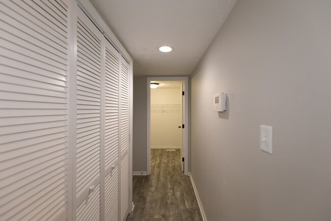 Building Photo - 3 bed 2.5 bath 2 story 2 car attached gara...