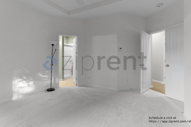 Building Photo - 24357 SE 4th Ct