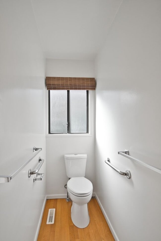 Building Photo - 4 Bedroom Home on Cul de Sac in Hermosa Beach ** Coming soon 4/21/2026**