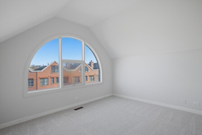 Building Photo - 1891 Admiral Ct