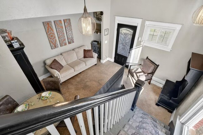 Building Photo - 1821 6th Ave