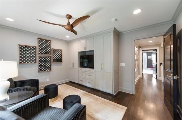 Building Photo - 7510 W Northwest Hwy