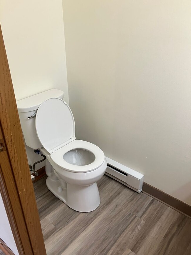 Building Photo - Troy Crossing - 2 Bedroom & 1.5 Bath Townh...