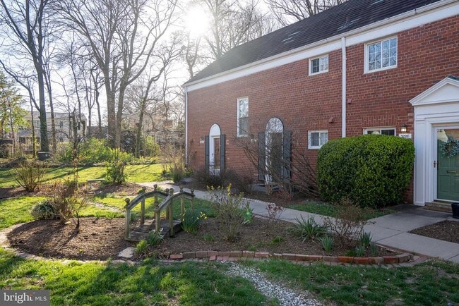 Building Photo - 3224 Martha Custis Dr