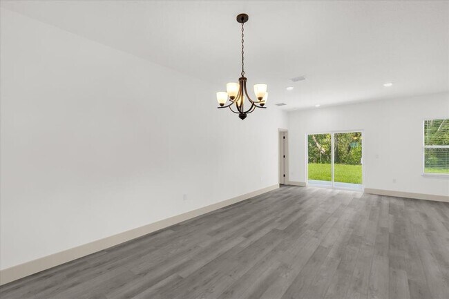 Building Photo - 4717 SW 166th Ln