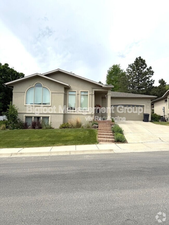Building Photo - 24 Reeders Village Dr