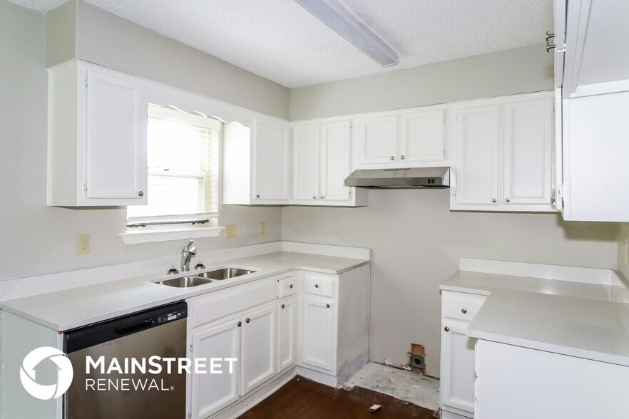 Building Photo - 7147 Hillshire Dr