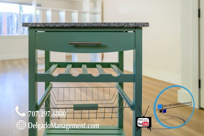 Building Photo - Benicia Studio available now!
