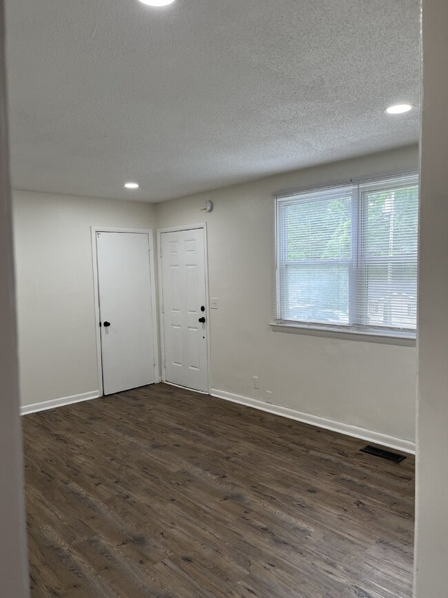 Building Photo - "Charming 3-Bed Home on Cherry Tree Drive ...