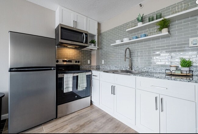 Building Photo - 14703 Park Row Blvd