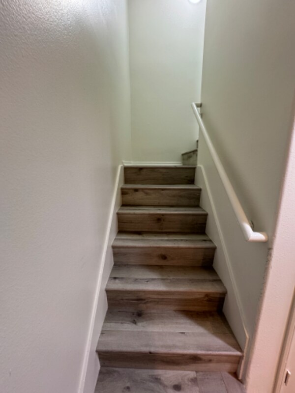 Building Photo - 13022 Riverside Dr