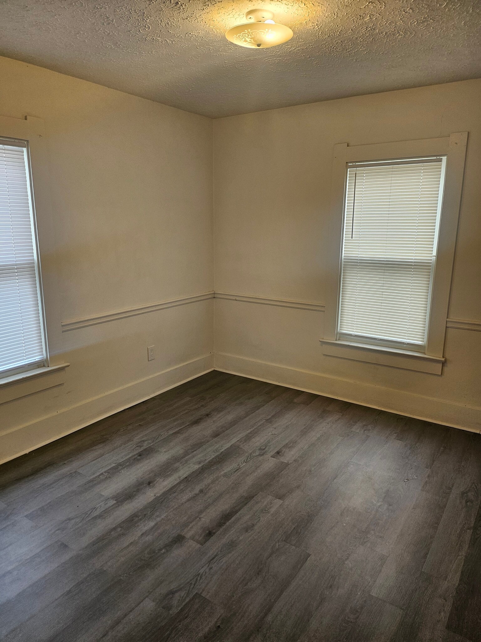 Building Photo - 967 Davis St