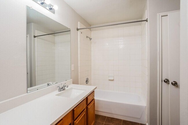 Building Photo - 20922 Neelie Ct