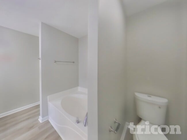 Building Photo - 121 Willowleaf Ln