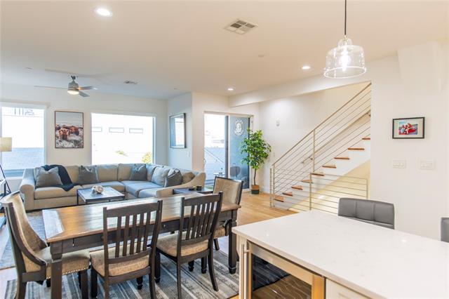 Primary Photo - 2222 Moser Ave