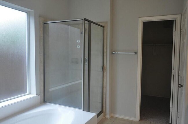 Building Photo - 20911 Avery Cove Ln