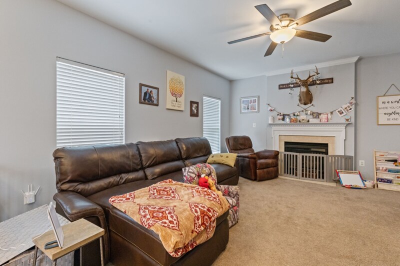 Building Photo - 2953 Medford Dr