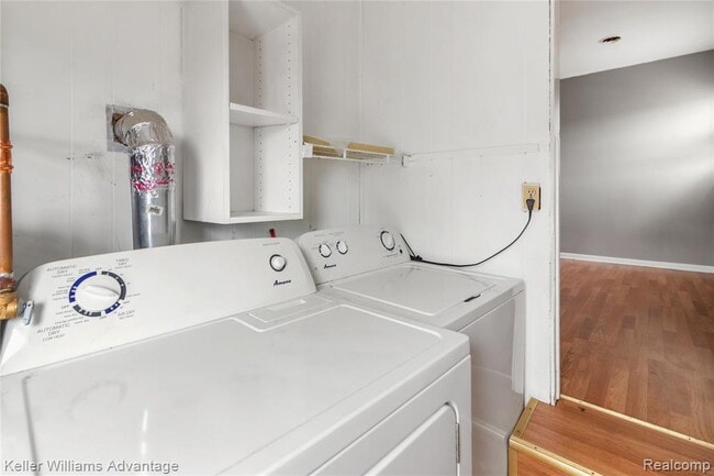 Building Photo - 5659 Lathers St