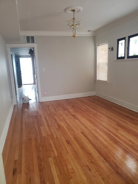 Dining room - 3811 N Central Park Ave