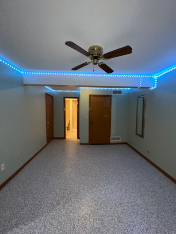 Building Photo - 1415 E 153rd Terrace