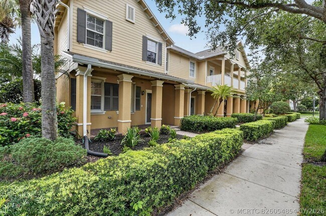 Building Photo - 158 W Thatch Palm Cir