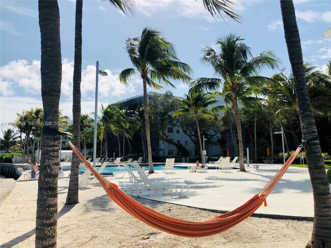 Building Photo - 650 NE 64th St