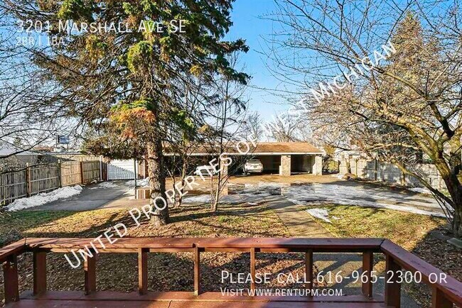 Building Photo - 3201 Marshall Ave SE
