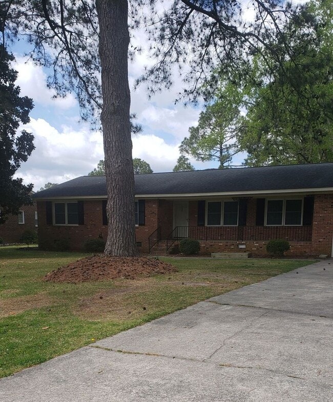 Building Photo - 3 Bedroom, 3 Bath House (COMING SOON)